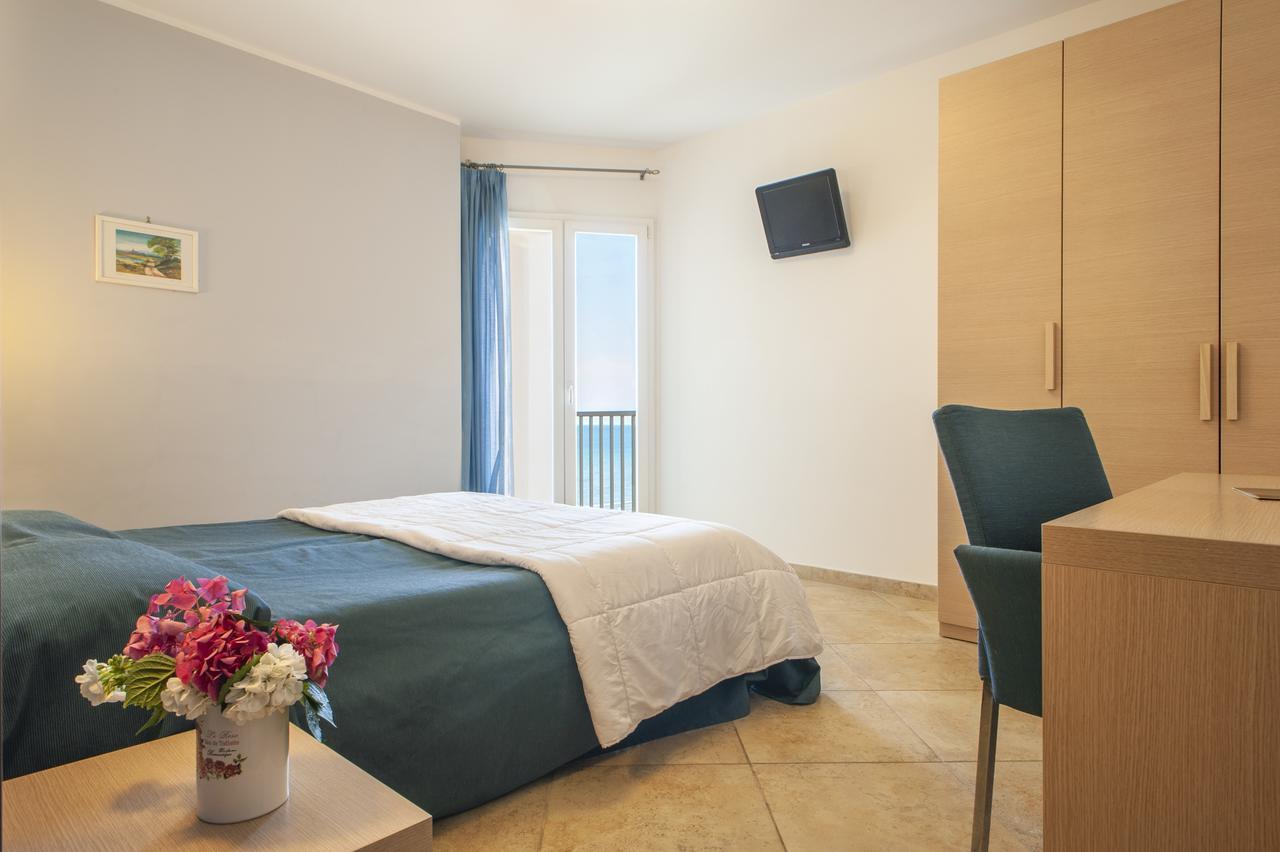 Residence Villa Lo Scoglietto San Vincenzo Buitenkant foto