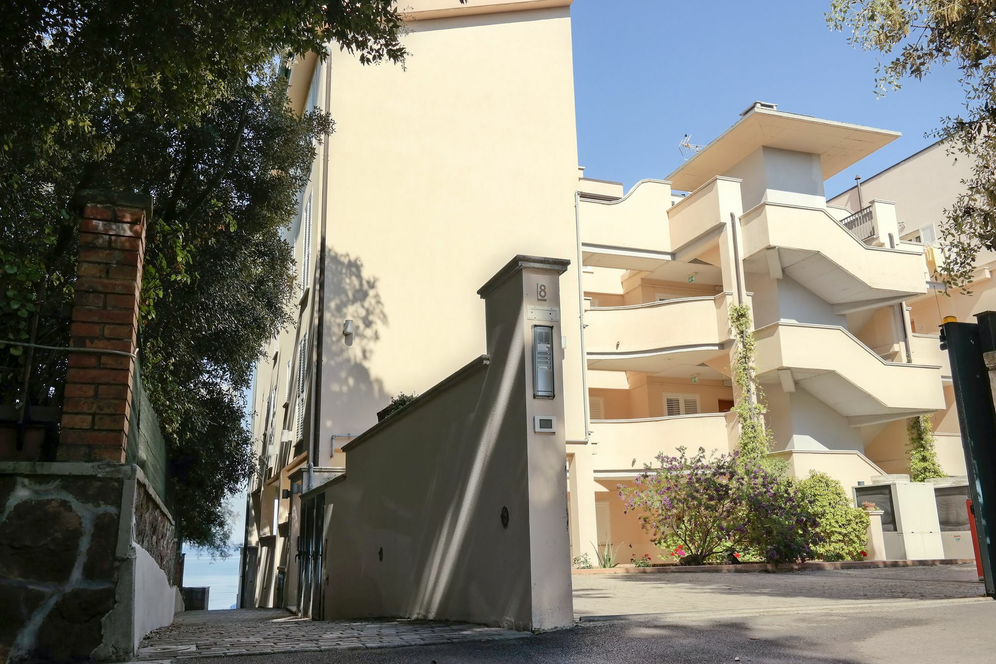 Residence Villa Lo Scoglietto San Vincenzo Buitenkant foto